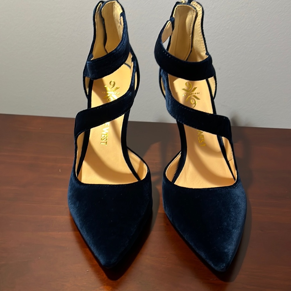 Nine West 4” heels, Florent 9x9, Navy, Velvet Women’s 7.5, NWT